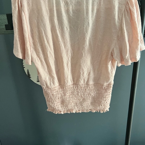 Abercrombie and fitch light pink blouse size small - Picture 3 of 3